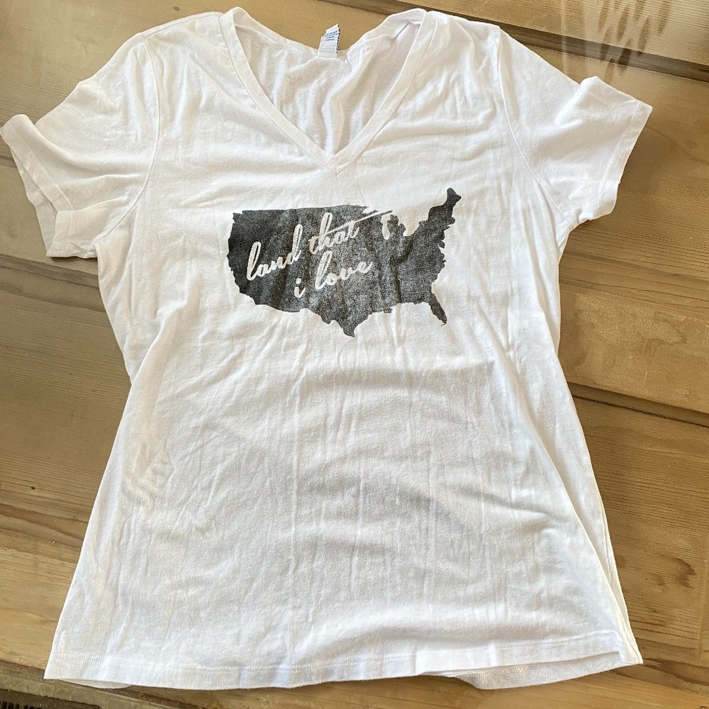 LIKE NEW Patriotic Graphic Tee